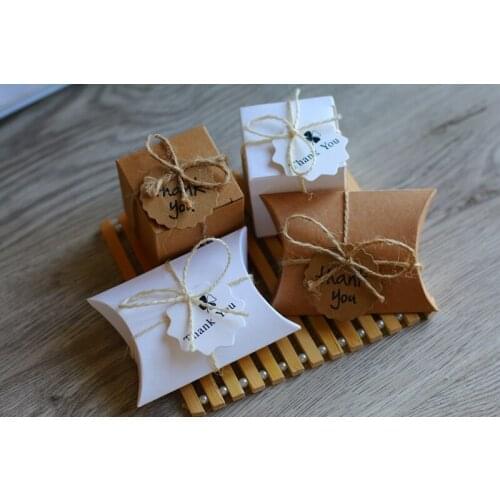50pcs Kraft Paper Pillow/Square Candy Box Rustic Wedding Favors Candy Holder Bags Wedding Party Gift Boxes with thank you tag