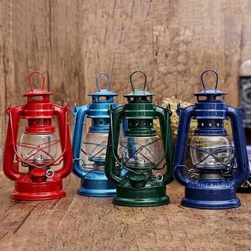 High Quality High Brightness Vintage Kerosene Oil Light Lantern Retro Kerosene Lamp Outdoor Camping Accessories