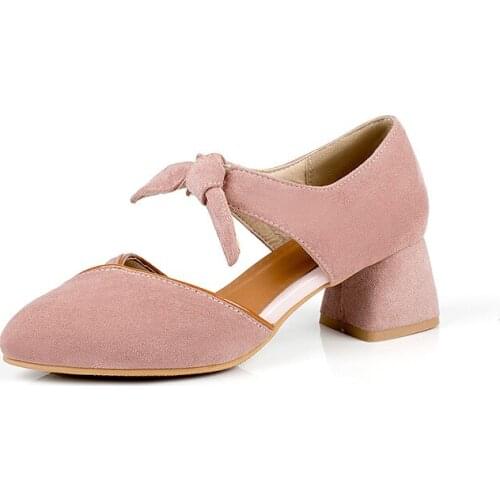 2019 spring and summer new small fresh in the thick with the size code 30-43 hollow sandals women