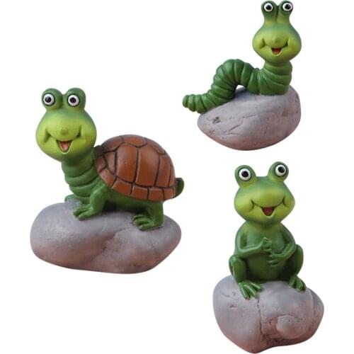 3Pcs Resin Garden Statues Turtle Caterpillar Frog Sitting On Stone Sculptures Yard Micro Landscape Potted Ornaments Decoration