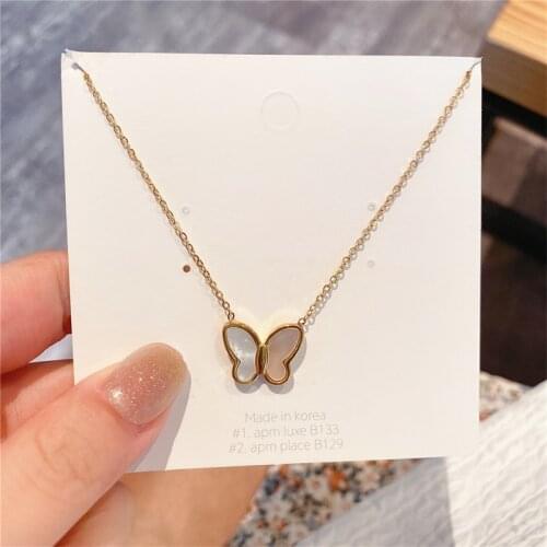 Design Retro Butterfly Pendant Necklace For Women Girl Gold Natural Shell Chain Temperament Charm Choker Fashion Jewelry Gift