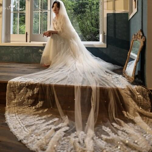 LZP554 Bridal Accessories New Design Romantic Champagne Lace Pearls Wedding Veil Two Layer Long Bridal Veil