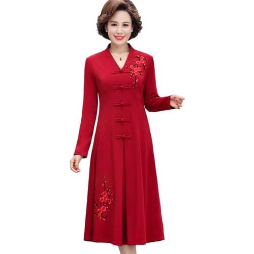 Plus Size 4XL 5XL Chinese Qipao Classic Women Cheongsam Oriental Dresses Plum Embroidery 2021 Evening Party Gown Elegant Dress