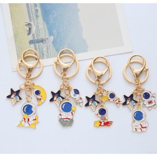 Creative Cartoon Rocket Star Moon Keychain Charm Spaceman Astronaut Metal Couple Bag Car Key Ring Jewelry Gifts