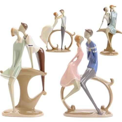 Couple Figurines Modern Synthetic Resin Hand Painted Lover Romantic Sculptures for Home Office Décorstive Craft Lovers Gift