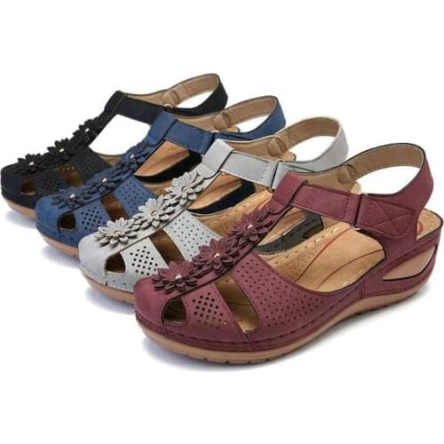 2021 Womens Large Light Soft Sole Round Head Roman Magic Sticker Super Comfortable Slope Heel Baotou Mothers Sandal