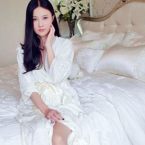 Free Shipping 2019 New Women Robes Winter Plus Thicken Embroidery Sexy Nightwear Female Vestiods Long-Sleeve Princess Nightgown