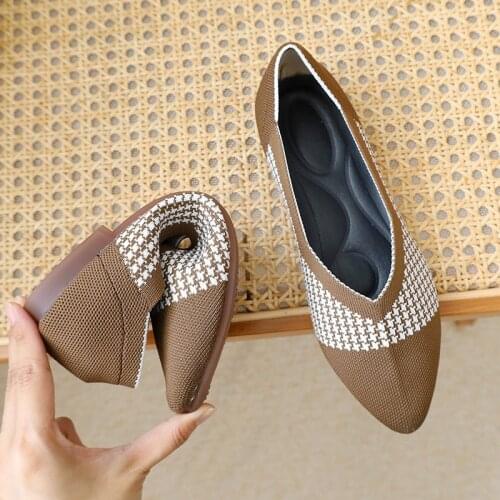 Womens 2021 spring and summer new flat sole one foot color matching shallow mouth woven comfortable and breathable boat shoes