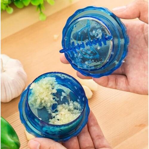 2pcs/lot Plastic Garlic Press Peeler Crusher Masher Twist Kitchen Useful Tool Garlic Presses Minces Garlic Crushes Kitchen