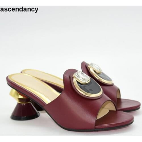 Elegant Style Nigerian Women Shoes In Blue Color Comfortable Heels Decorate with Rhinestone for Wedding Party African Pumps