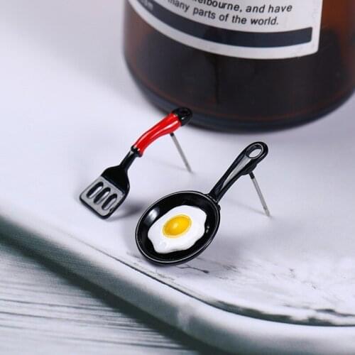 Funny Shovel Pan Fried Egg Asymmetric Enamel Earrings Womens Fashion Creative Jewelry Personality Birthday Gifts For Girlfriend