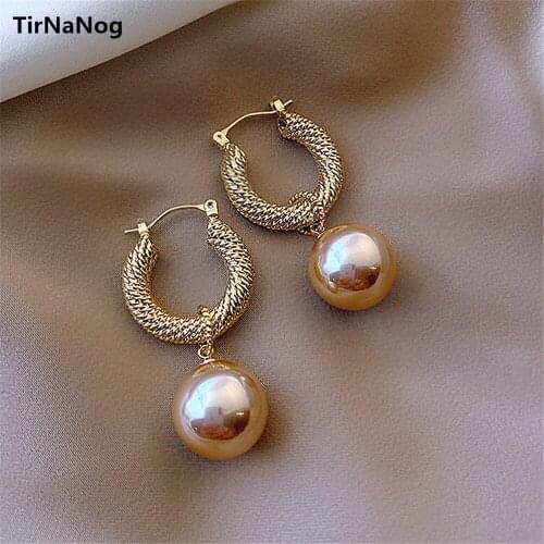 2021 New Arrival Dominated Fashion Fine Pearl Drop Earrings Contracted Senior Geometric Metal Temperament Women Earrings Jewelry