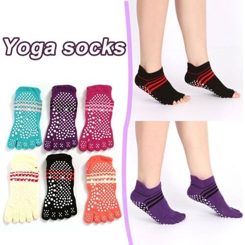 Newly Five Toes Yoga Socks Anti Slip Grip Feet Wearing Half/Full Toe Indoor Sock with Silicone Dots Breathable Cotton Material