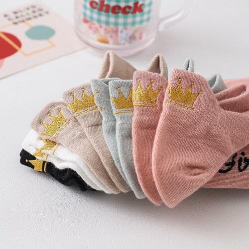 Women Socks Casual High Quality Harajuku Short Tubes Socks Korean Kawaii Cartoon Imperial Crown Embroidery Ankle Funny Socks