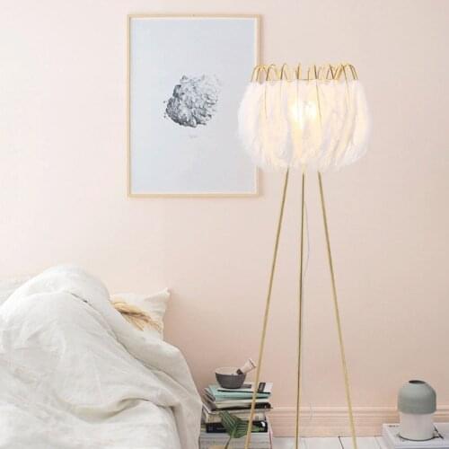 Feather floor lamp ins net red chandelier modern minimalist creative warm and romantic girl bedroom lighting Nordic lamps