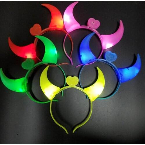 Hot 1Pc Creative Halloween Luminous Horn Lamp Headband Plastic Glow Led Night Lovely Decoration Neon Party Novelty Toys Gifts