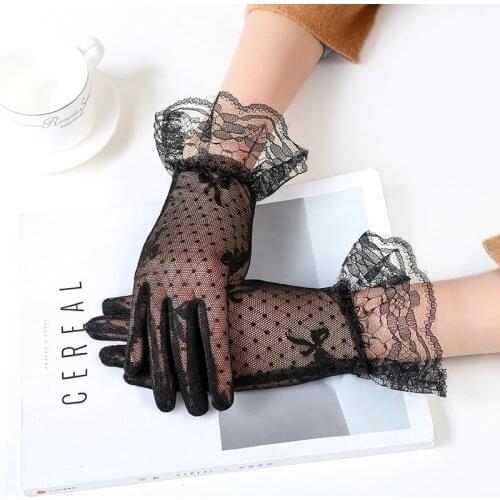 1 Pair 2018 New Arrival Party Driving Sexy Women Lady Lace Gloves Mittens Accessories Girls Flower Side Sunproof Ritual Glove