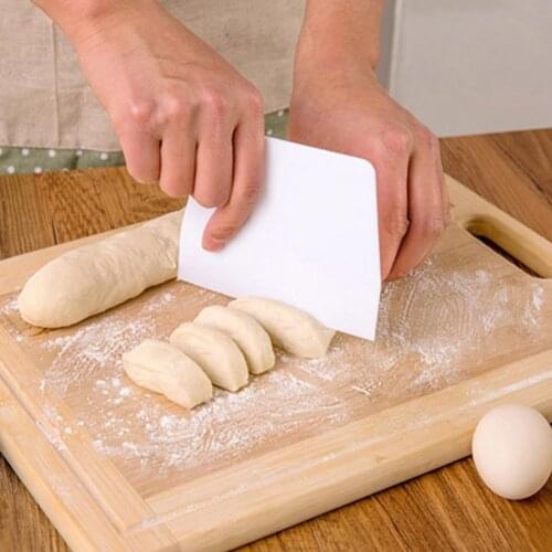 Popular Pastry Dough Scraper Cutter Plastic Baking Cake Decorating Kitchen Tool Pastry Dough Scraper Cutter