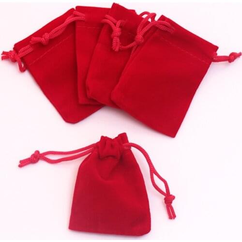 100pcs/lot Red Velvet Bag 7x9cm Small Jewelry Pouches Favor Charms Earrings Jewelry Packaging Bags Wedding Drawstring Gift Bag