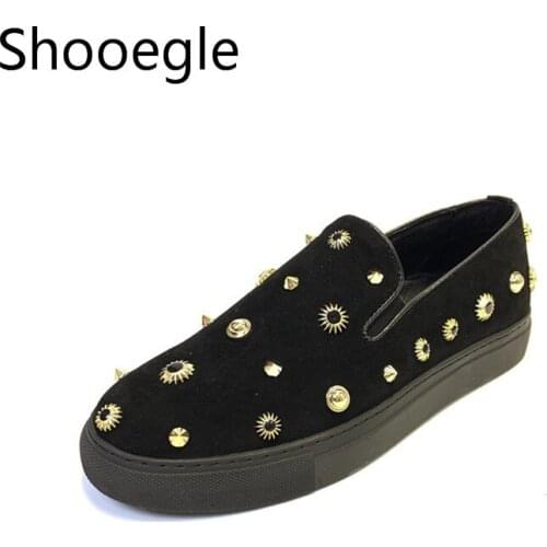 Gold Spikes Men Casual Shoes Fashion Black Round Toe Slip On Rivets Stud Men Flats Footwear Designer Sneakers