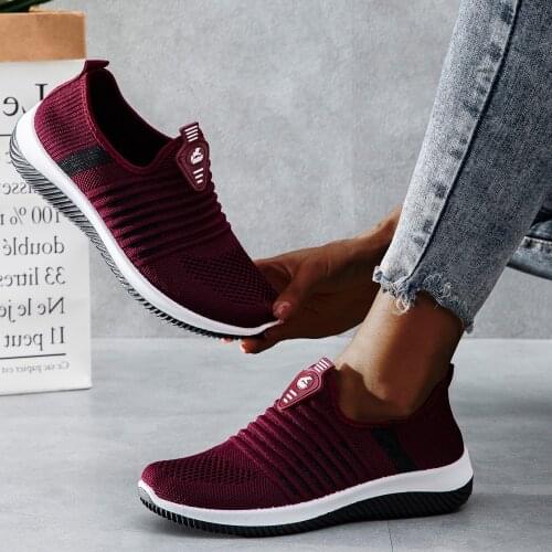 Women Slip-On Flat Shoes Lightweight Casual Basketball Plus Size Summer Spring Sneakers Mesh flying knit womens shoes