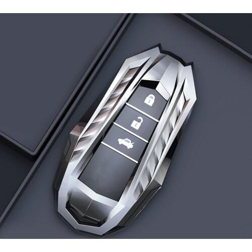 Zinc Alloy Car Key Case Cover Key Chain Holder For Toyota CHR Rav4 Auris Avensis Prius Aygo Camry Corolla Land Cruiser 200 Prado