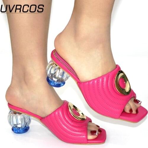 Latest Design 2021 Women Shoes Wedding Shoes for Women Bride Nigerian Women Party Shoes Decorated with Rhinestone Elegant Light