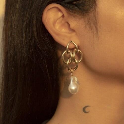 Orgin Summer Unique Design Geometrical Hollow Out Circle Irregular Pearl Dangle Earrings for Women French Gold Earrings Jewelry