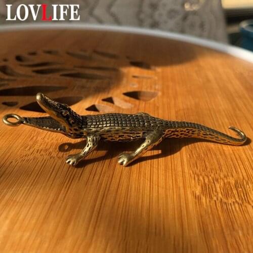 Retro Brass Solid Crocodile Keychains Pendants Mini Pocket Alligator Crafts Office Desk Ornaments Car Key Chain Rings Hanging