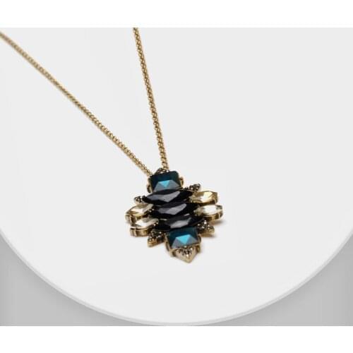 Amorita boutique fashionable irregular pendant necklace