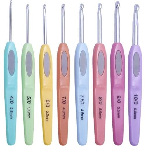 8pcs Colorful Golden Soft Plastic Handle Alumina Crochet Hooks Knitting Needles Set
