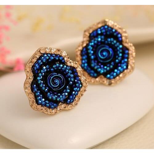 Trendy Fashion Luxurious New Club dedicated Luxury Fashion Design Color flower Stud Earrings for Women