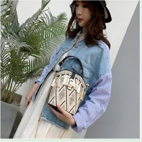 Women bag 2020 fashion new straw bag ethnic feng bucket bag personalized tassel slung shoulder shoulder portable female bag sac