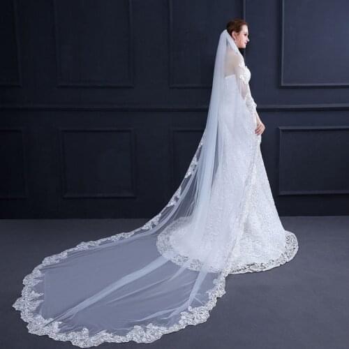 High grade New One Layer 3 Meters Bling Lace Edge Luxury Long Wedding Veils with Comb High Quality Ivory Bridal Veil
