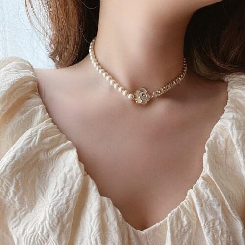 AOMU Retro Romantic Gold Color Imitation Pearl Stitching Rose Necklace Geometric Beaded Flower Clavicle Chain for Women Jewelry
