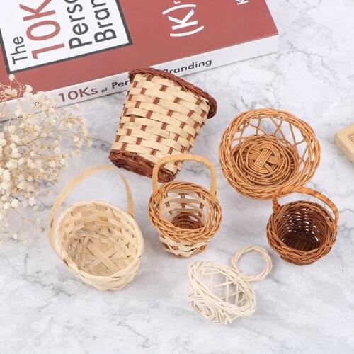 Mini 1/12 Cute Bamboo Dollhouse Rattan Frame Frame Handwoven Vegetable Food Flower Picnic Basket Dolls Miniature Decoration