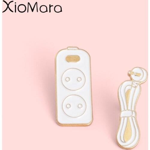 Plug-in Board Wire Enamel Pins Brooches for Couple Lovers Unisex Accessories Bag Clothes Lapel Pin Badge Jewelry Gifts Wholesale