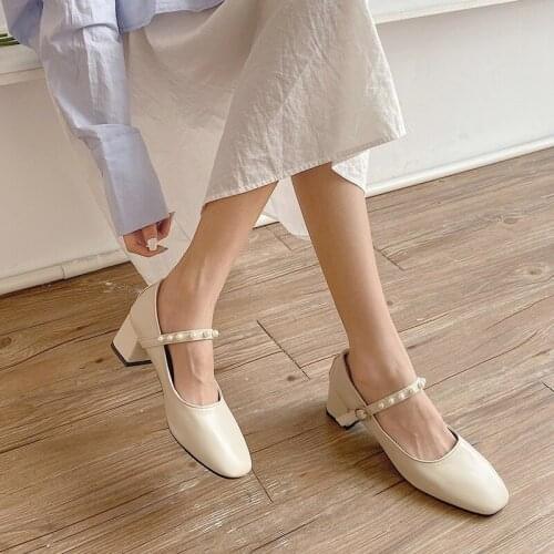 2021 French literary womens square head all-match high heels retro one-word buckle thick heel Hepburn Mary Jane bridesmaid shoe