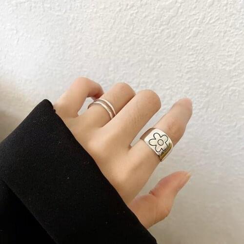 Vintage Simple Punk Flower Ring for Women Retro Sweet Daisy Smooth Wide Opening Ring Fashion Trend Jewelry Girl Gift New 2021