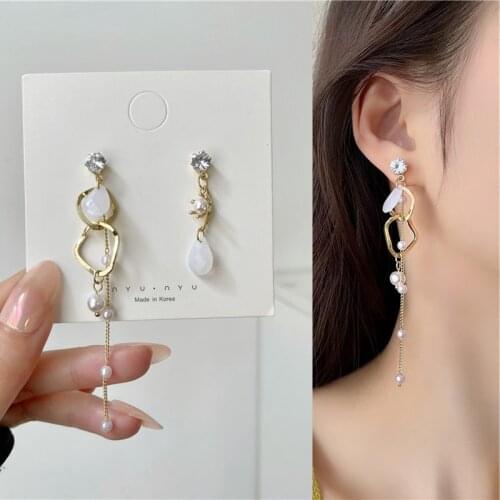 Vintage Hollow Round Hoop Rhinestone Pearl Tassel Asymmetrical Pendant Drop Earrings for Women Girls Teens Earrings 2021 Trend