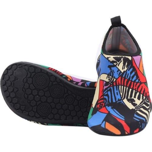 2019 Water Shoes Woman Men Swimming Shoes Beach Shoes Big Plus Size Sneaker For Men Striped Zapatos De Mujer 1