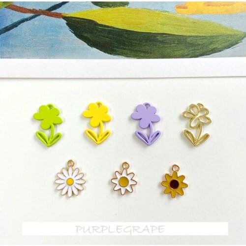 10pcs Fresh Daisy Flower Pendant Earrings Ear Pendant Ear Stud DIY Handmade Accessories Girls Heart Holiday Beach Style