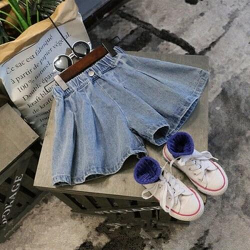 New Girls Wear Summer Wide-Leg Jean Shorts Pleated Skirt Middle School Children Loose Hot Pants Girls Casual Skirt Pants