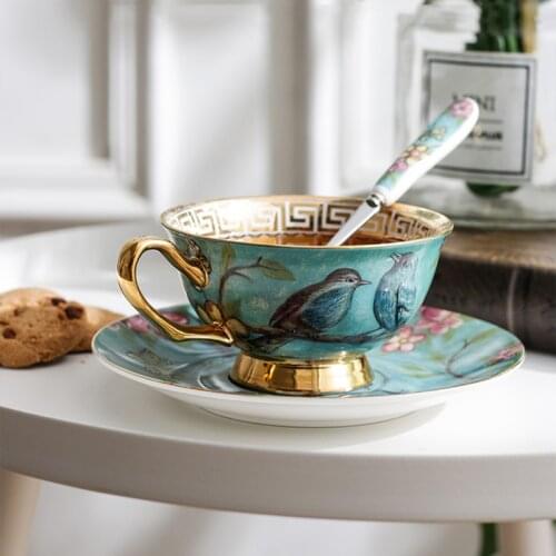 Royal Style Golden Top Grade Bone China Coffee Cup Elegant European Tea Cup Set And Saucer Afternoon Tea Teacup Nice Gift