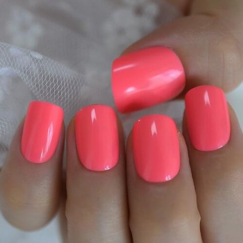 Fluorescence Pink Short False Nail Full Smooth DIY Artificial Nail Art Tips Glossy Squoval Colors For Pratice 24pcs