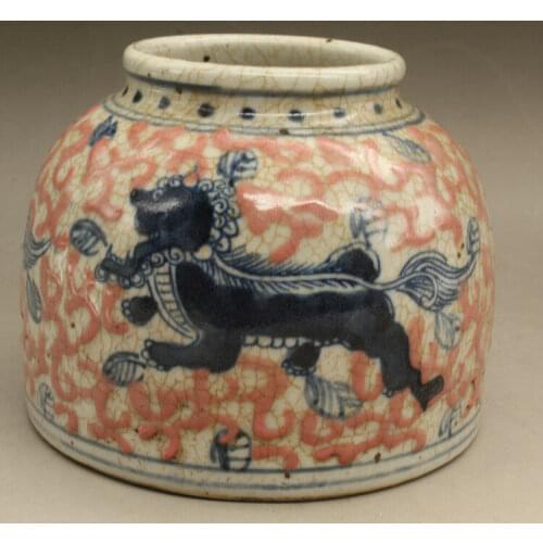 The ancient Chinese kylin grain of blue and white porcelain jar