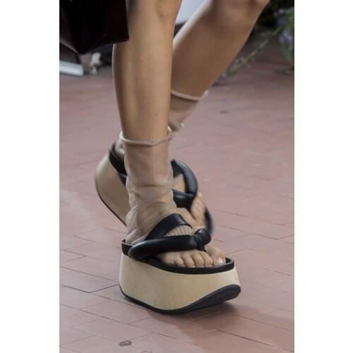 Novelty Thick Platform Slipper Women Flip Flops Leather Thick Bottom Wedge Shoes Woman Fashion Runway Slippers Casual Sandal