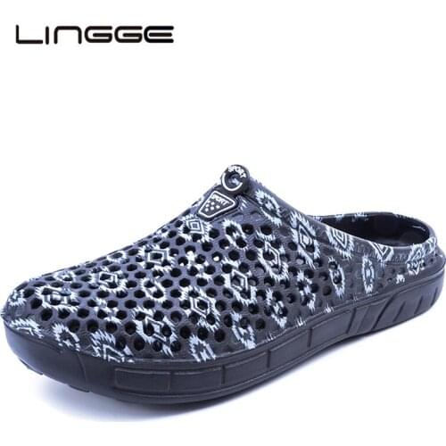 LINGGE 2020 Men Slippers Casual Men Sandals Summer Fashion Men Beach Shoes Lightweight Men Flip Flops Soft Men Clogs 40-45