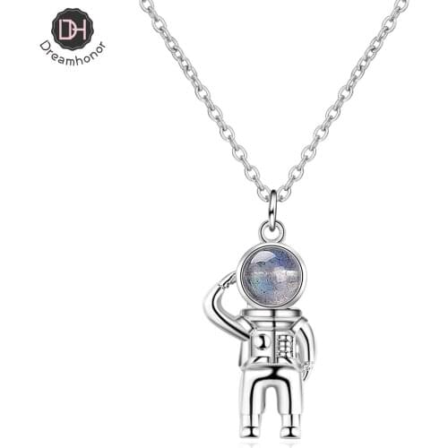 Dreamhonor Women Fashion Wandering Earth Astronaut Creative Moonstone Pendant Chain Necklace 2021 NEW Choker Jewelry