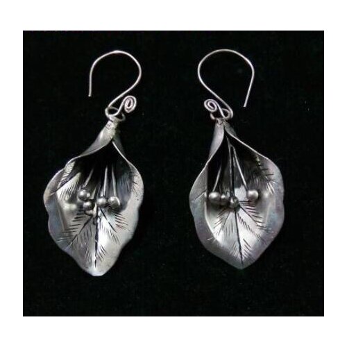 Long Earrings Qiandongnan Kaili original handmade homes ancient ethnic Miao silver silver jewelry flowers leaves female models